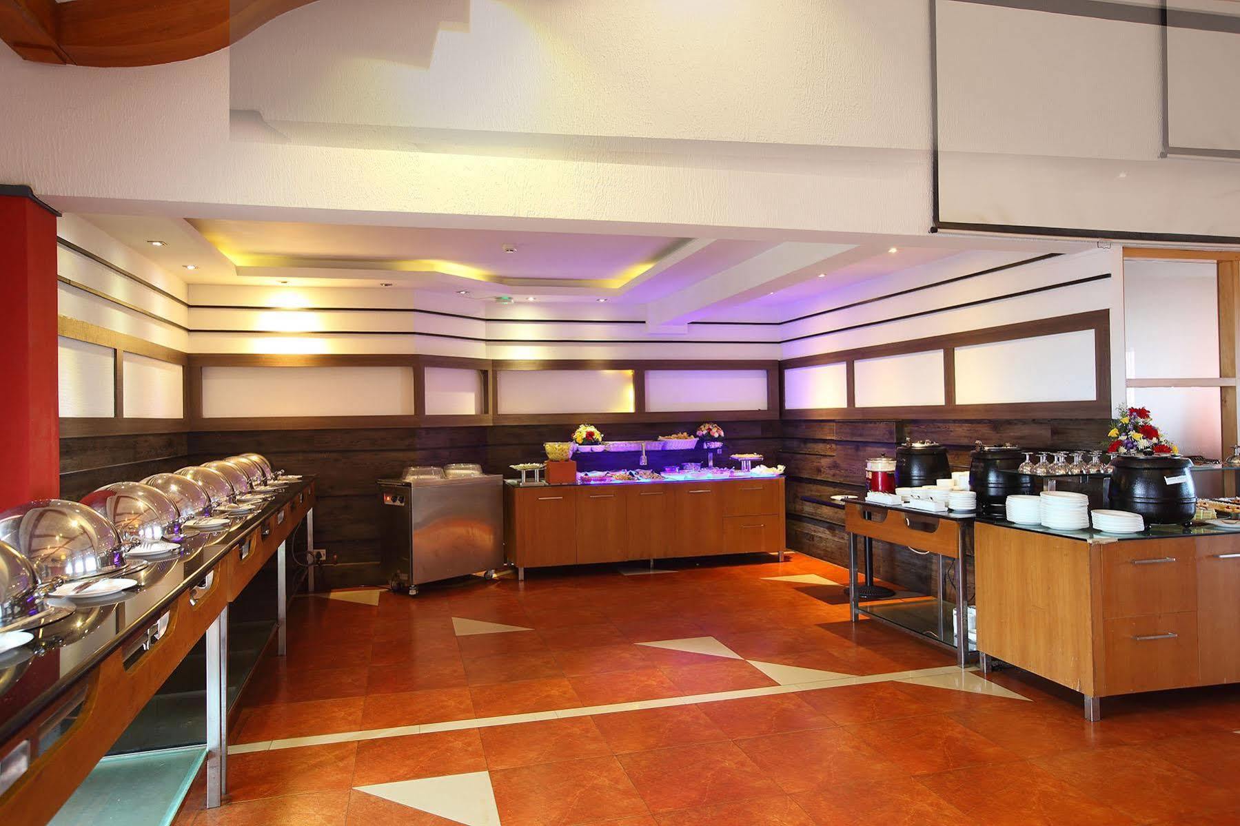 Hotel Park Residency, Kakkanad Kochi Zewnętrze zdjęcie